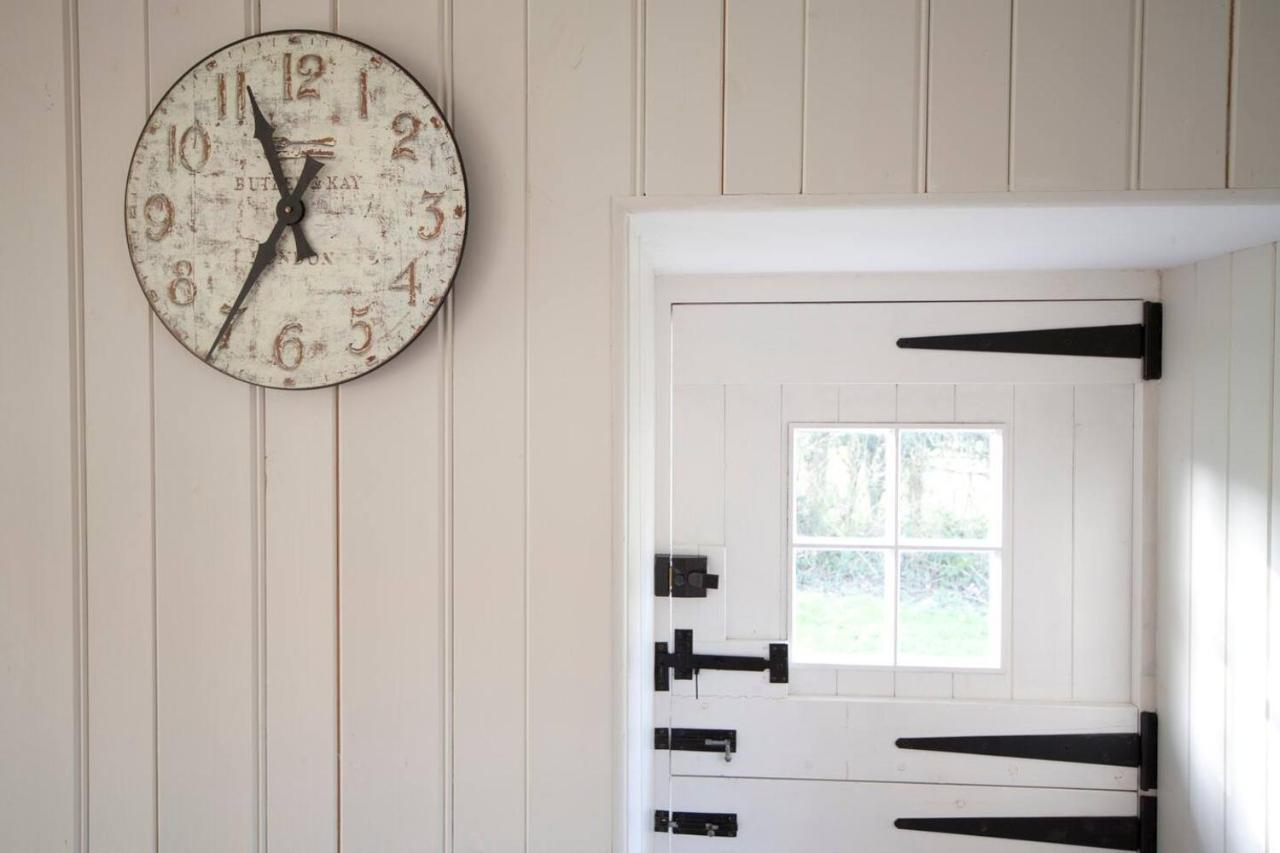The Lodge: Adorable, Romantic Thatched Cottage Freshwater Exteriér fotografie